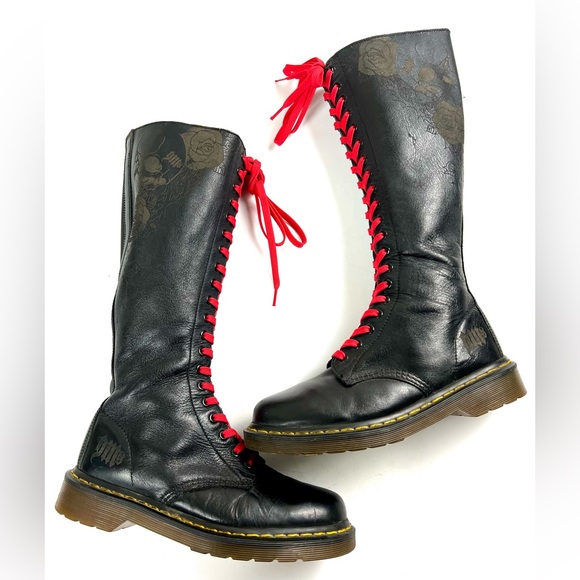 Rare Dr. Martens 11550 Skull Roses 20 Eyelet boots - Picture 3 of 16